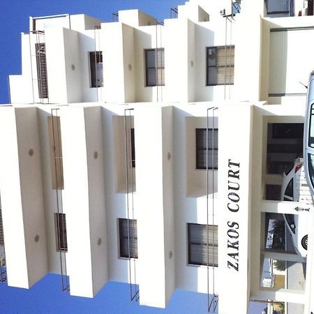 Zakos Court Apartments Ларнака Екстериор снимка