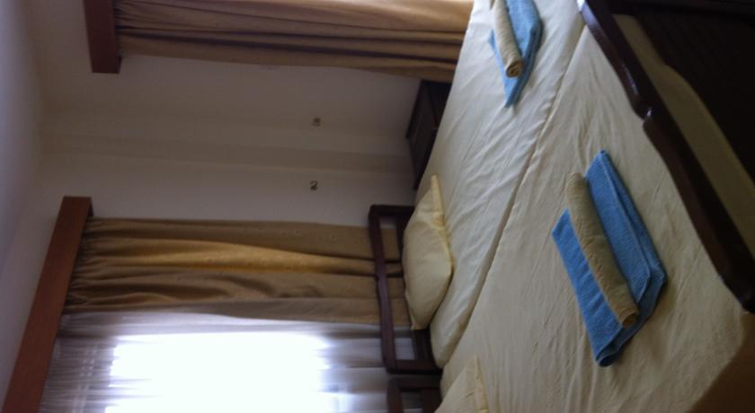Zakos Court Apartments Ларнака Екстериор снимка